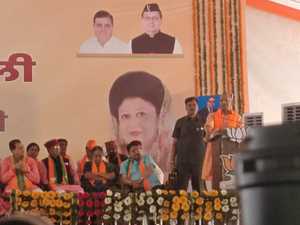 योगी आदित्यनाथ ने देहरादून के बन्नू मैदान में जनसभा को किया संबोधित